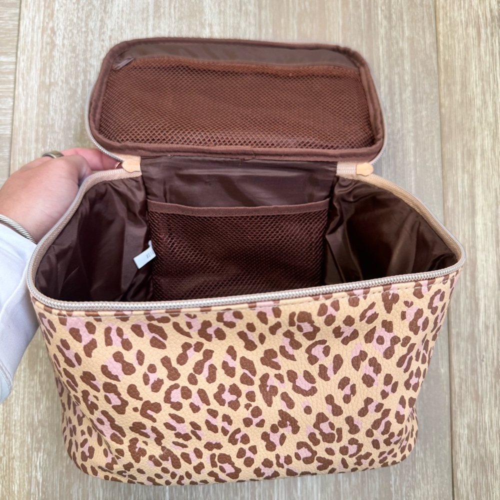 NEW Leopard Animal Print Makeup Cosmetic Bag with Tassels - Picture 10 of 10